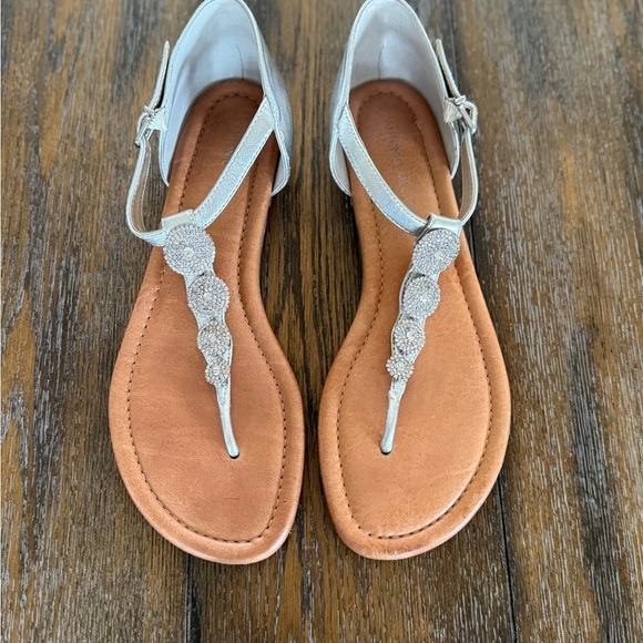 Antonia Melani Women’s Silver Embellished Flat Sandals Size 9.5 - Picture 4 of 10